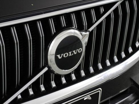 Used 2022 Volvo XC60 B5 Inscription w/ Climate Package image 27