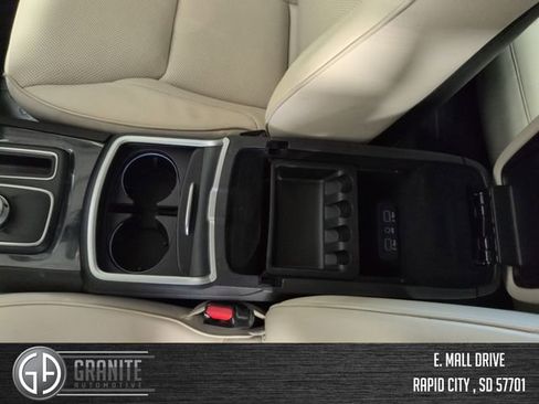 Used 2023 Chrysler 300 Touring L w/ Comfort Group image 24