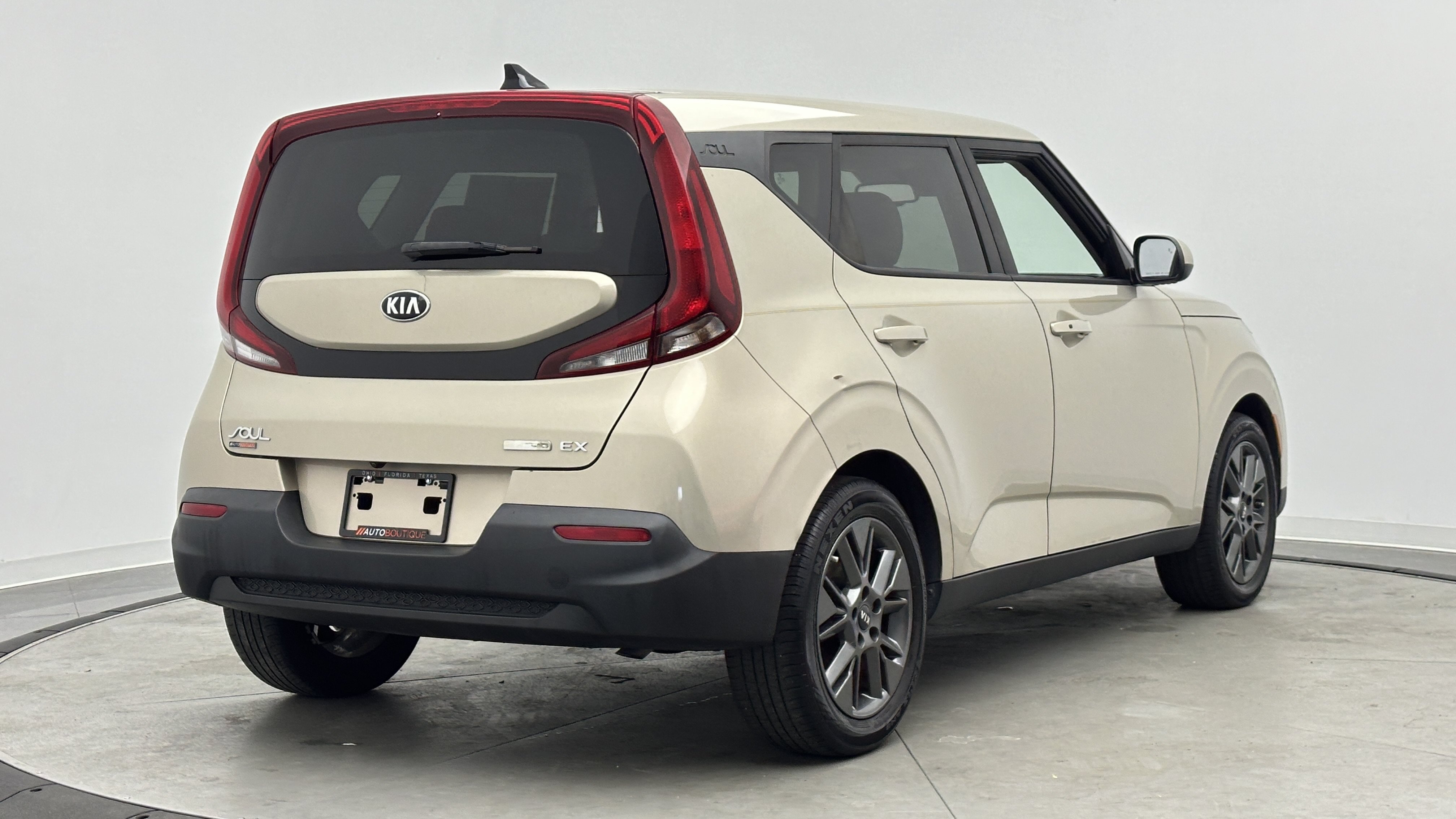 Used 2020 Kia Soul EX FWD image 6