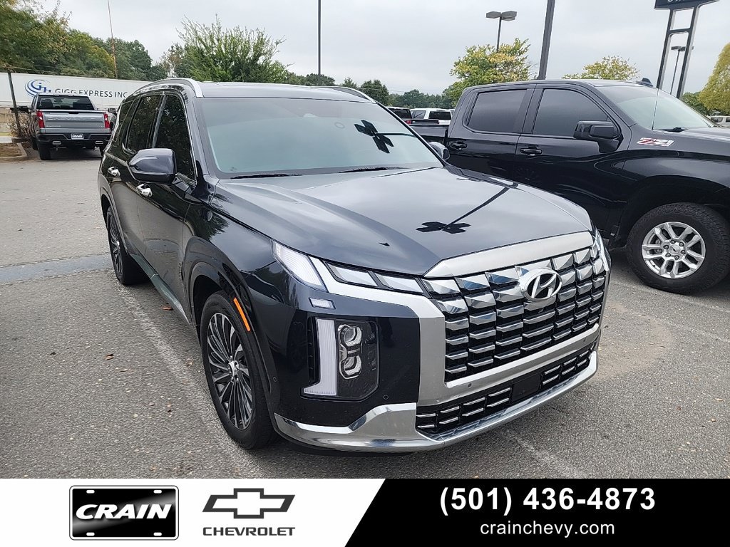 Used 2023 Hyundai Palisade Calligraphy FWD image 1