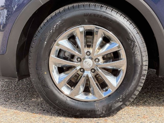 Used 2018 Kia Sorento FWD image 9