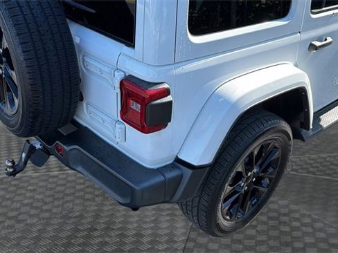 Used 2022 Jeep Wrangler Unlimited Sahara w/ Cold Weather Group image 11