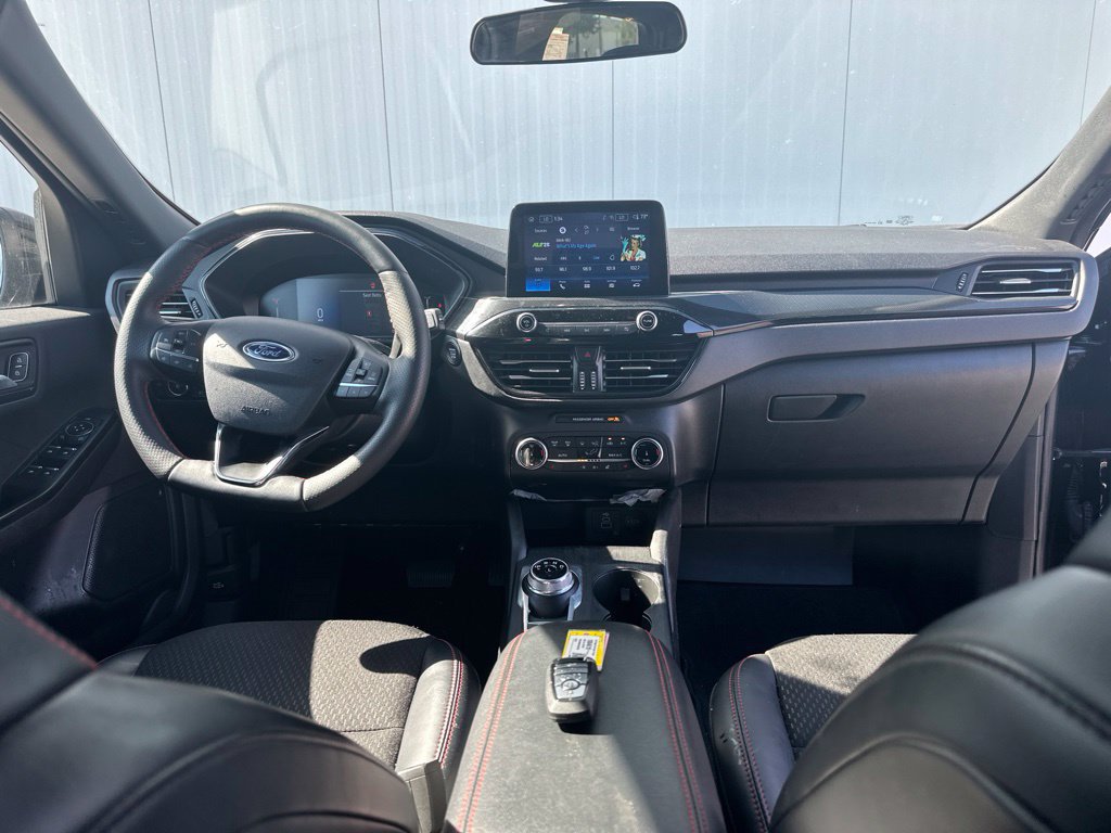 Certified 2025 Ford Escape ST-Line Select AWD/4WD image 30