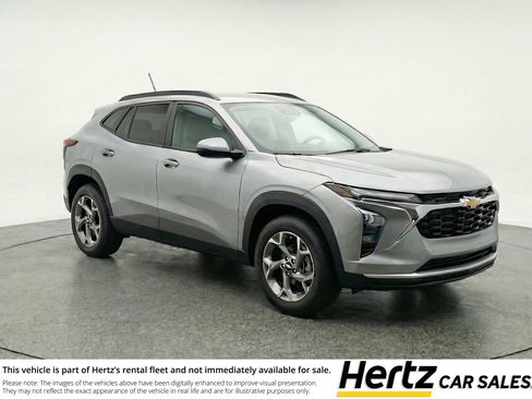 Used 2025 Chevrolet Trax LT image 1