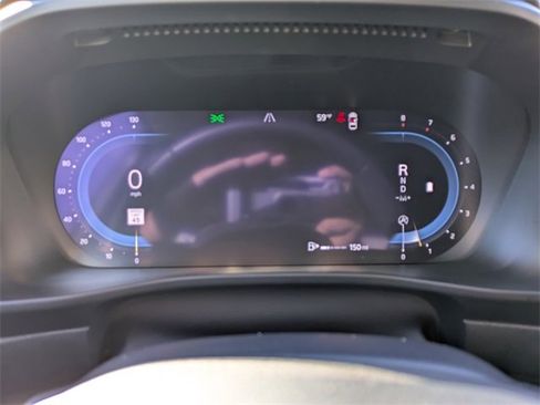 Used 2023 Volvo XC40 B5 Plus image 23