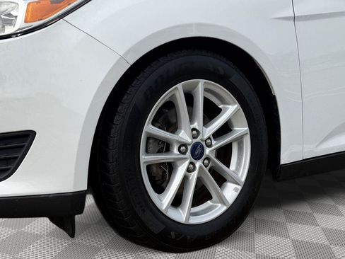 Used 2016 Ford Focus SE w/ Reverse Sensing Package FWD image 8