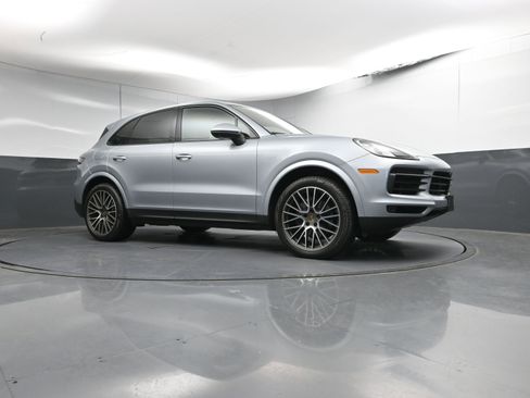 Certified 2020 Porsche Cayenne image 29