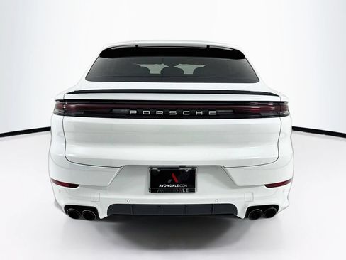 Certified 2024 Porsche Cayenne Coupe AWD/4WD image 6