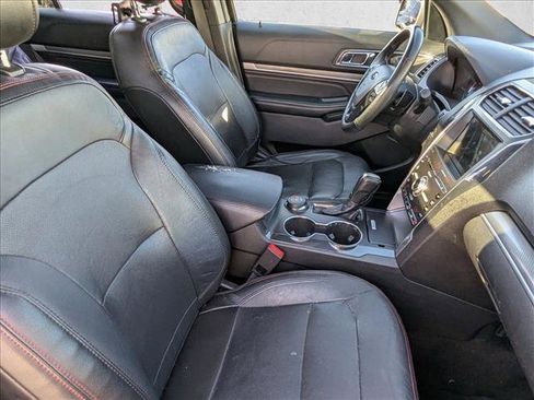 Used 2018 Ford Explorer Sport image 21