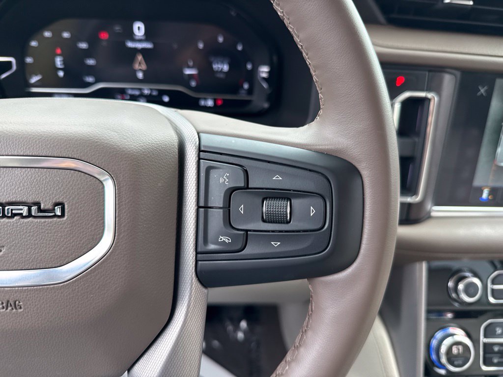 Used 2023 GMC Yukon Denali AWD/4WD image 21