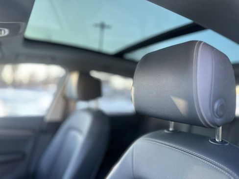 Used 2023 Audi Q5 2.0T Premium w/ Convenience Package image 15