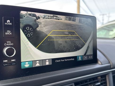 Used 2025 Honda Pilot Touring image 24