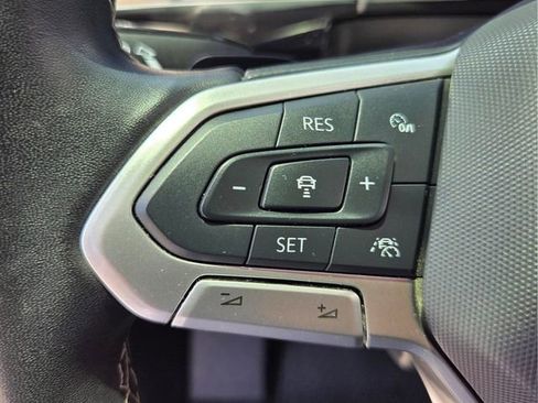 Used 2024 Volkswagen Atlas SE w/ Panoramic Sunroof Package FWD image 31