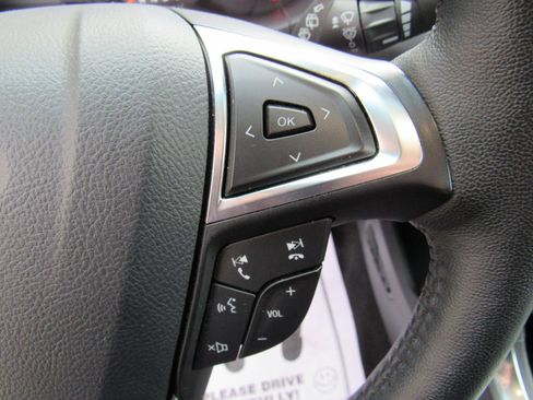 Used 2024 Ford Edge Titanium image 17