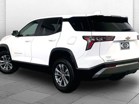 Used 2025 Chevrolet Equinox LT FWD image 11