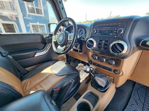 Used 2013 Jeep Wrangler Unlimited Sahara w/ Connectivity Group image 16
