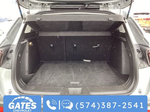 Used 2025 Chevrolet Trax LT w/ LT Convenience Package image 10