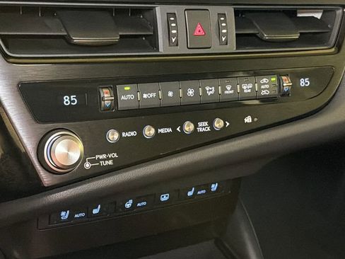 Used 2023 Lexus ES 300h Ultra Luxury w/ Accessory Package (Z2) image 25