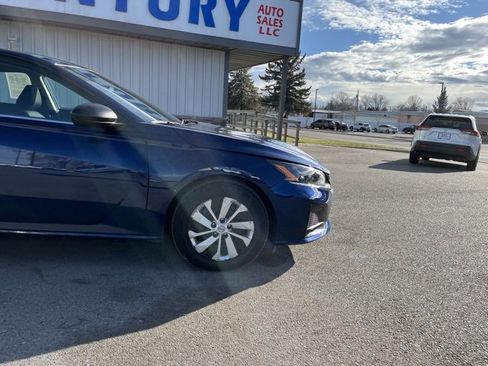 Used 2024 Nissan Altima 2.5 S image 13