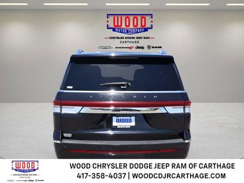Used 2024 Lincoln Navigator Reserve AWD/4WD image 4