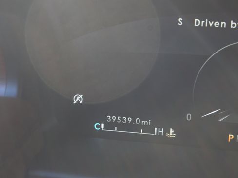 Used 2023 Lincoln Nautilus Reserve w/ Equipment Group 201A image 13