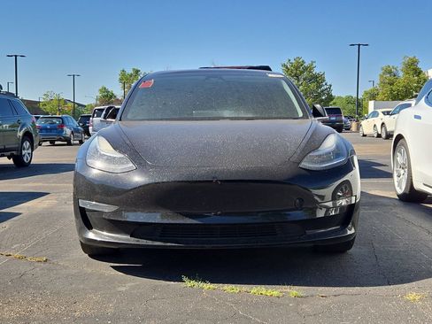 Used 2018 Tesla Model 3 Mid Range RWD image 2
