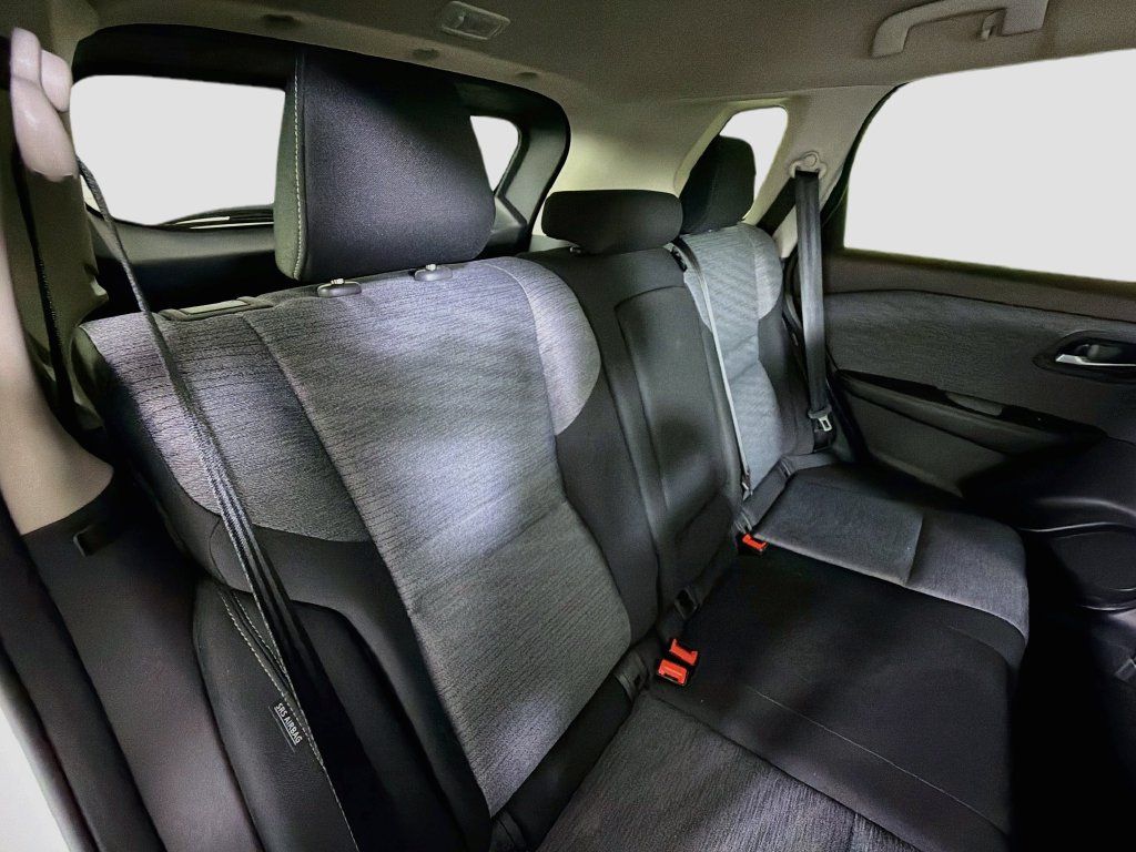 Used 2023 Nissan Rogue SV FWD image 28