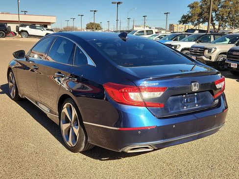 Used 2019 Honda Accord Touring image 3