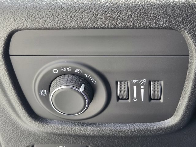 New 2026 Jeep Grand Cherokee Altitude RWD image 24