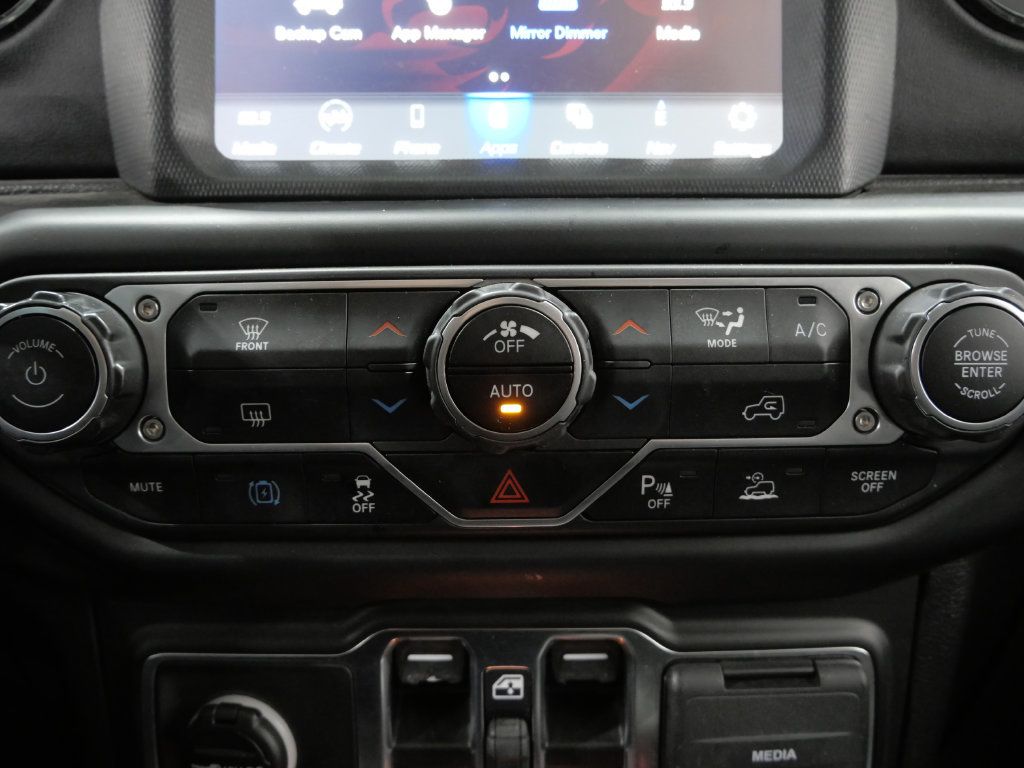 Used 2021 Jeep Wrangler Unlimited Sahara AWD/4WD image 19