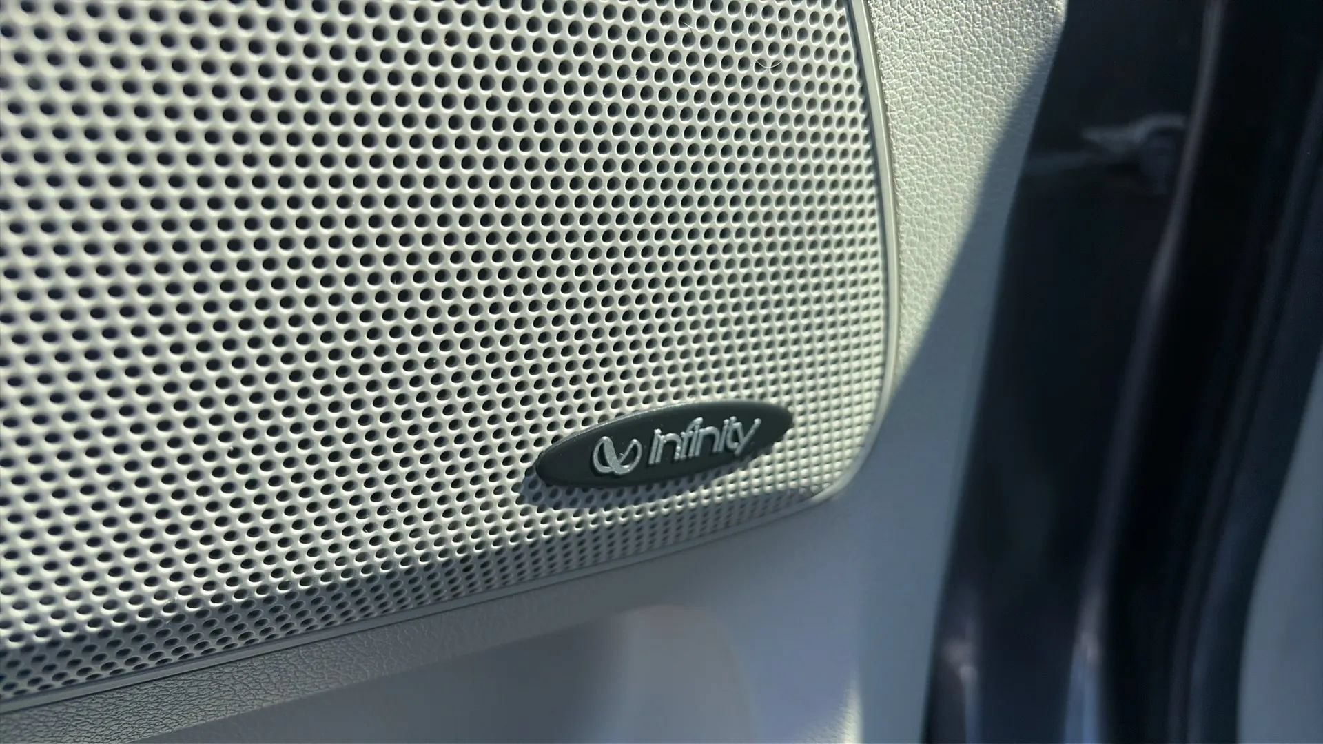 Used 2016 Kia Sedona SX FWD image 12