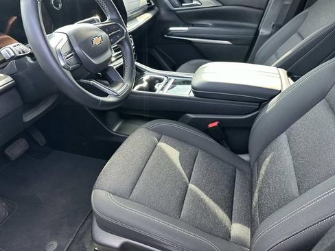 Used 2024 Chevrolet Traverse LS image 7