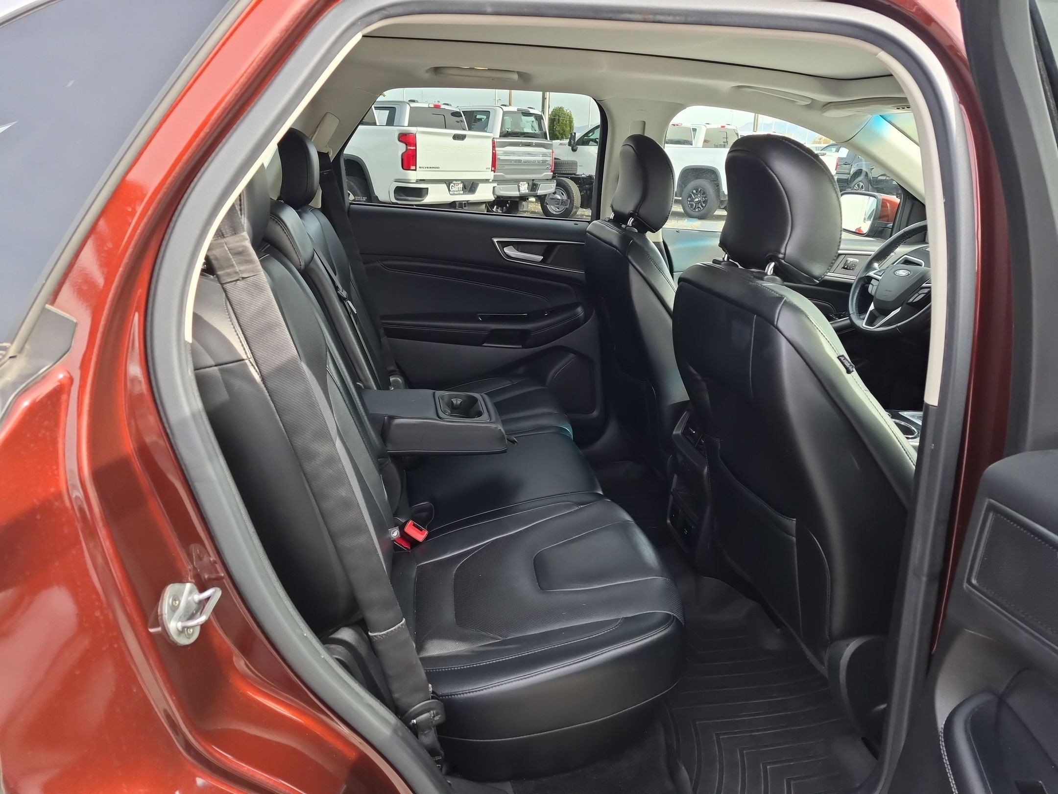 Used 2016 Ford Edge Titanium w/ Equipment Group 302A AWD/4WD image 32