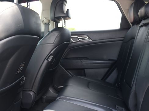 Used 2024 Kia Sportage EX FWD image 14