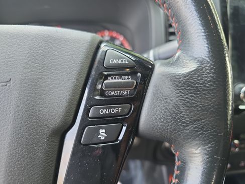 Used 2022 Nissan Frontier PRO-4X AWD/4WD image 18