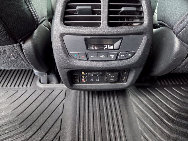 Used 2017 Honda Pilot Touring image 17