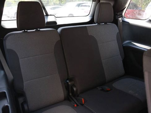 Used 2021 Chevrolet Traverse LS FWD image 39