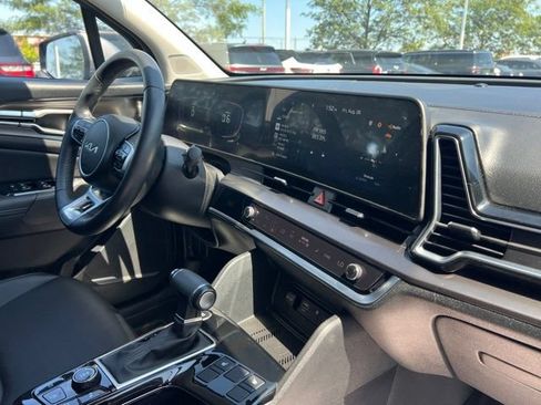 Certified 2025 Kia Sportage EX AWD/4WD image 37