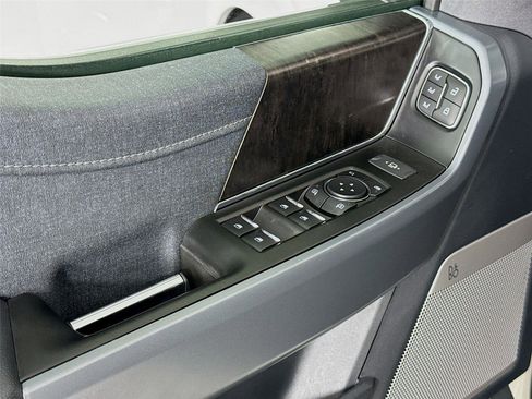 Used 2021 Ford F150 Lariat image 18