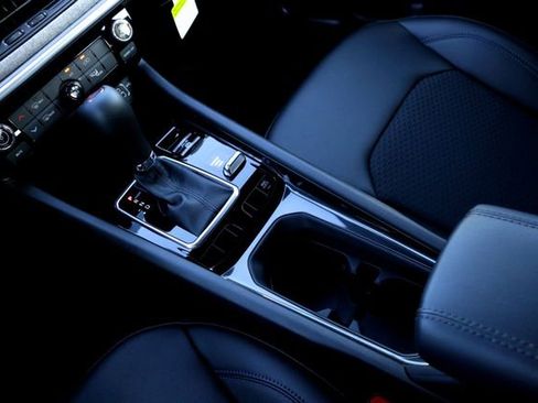 New 2025 Jeep Compass Latitude image 15