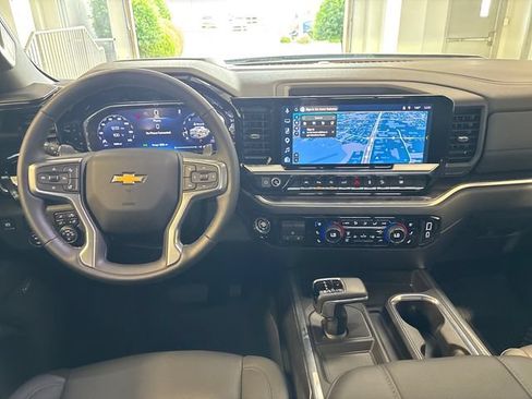 Used 2026 Chevrolet Silverado 1500 LTZ AWD/4WD image 17