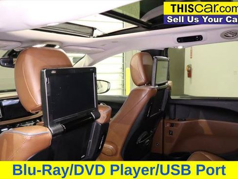 Used 2018 Chrysler Pacifica Limited w/ Tire & Wheel Group FWD image 27