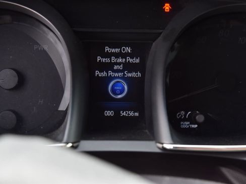 Used 2018 Toyota Avalon XLE Premium image 8