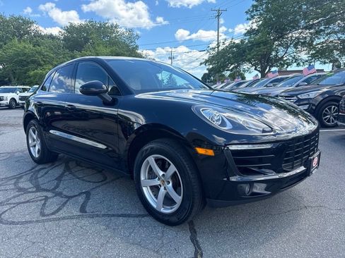Used 2017 Porsche Macan AWD/4WD image 3
