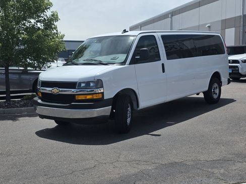 Used 2024 Chevrolet Express 3500 LT w/ LT Preferred Equipment Group RWD image 3