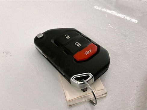 Used 2018 Jeep Wrangler Unlimited Sport S image 9