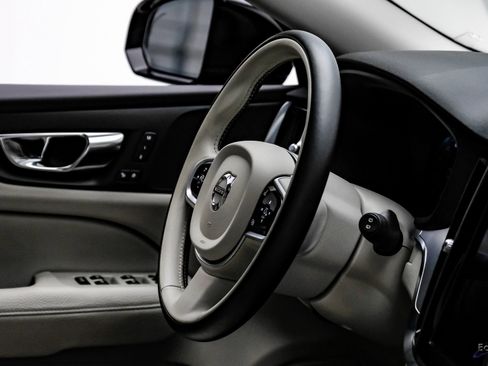 Used 2020 Volvo V60 T5 Momentum w/ Protection Package Premier image 47