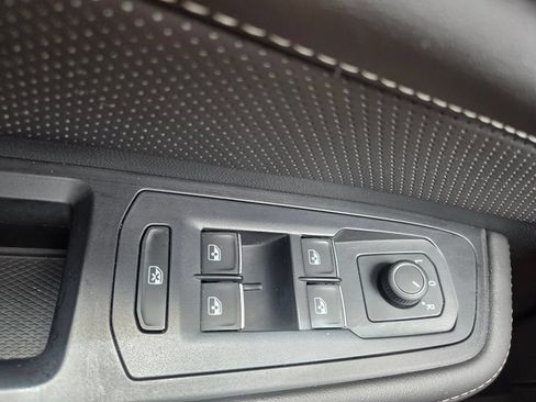 Used 2025 Volkswagen Atlas SE AWD/4WD image 20