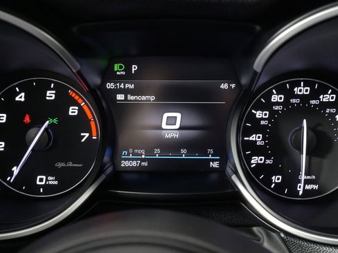 Used 2023 Alfa Romeo Stelvio Ti image 38