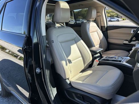 Used 2022 Ford Explorer XLT w/ Equipment Group 202A image 64